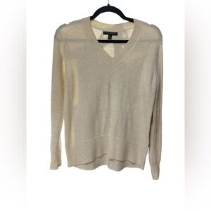 Banana Republic Cream V-Neck Sweater Lightweight Knit